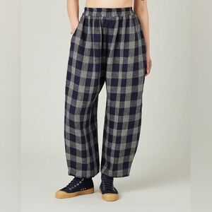 BEYOND NINE Linen Mabel Trousers in Navy Plaid